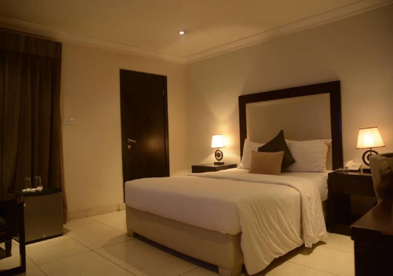 S & S Hotel & Suites Lagos Exterior foto