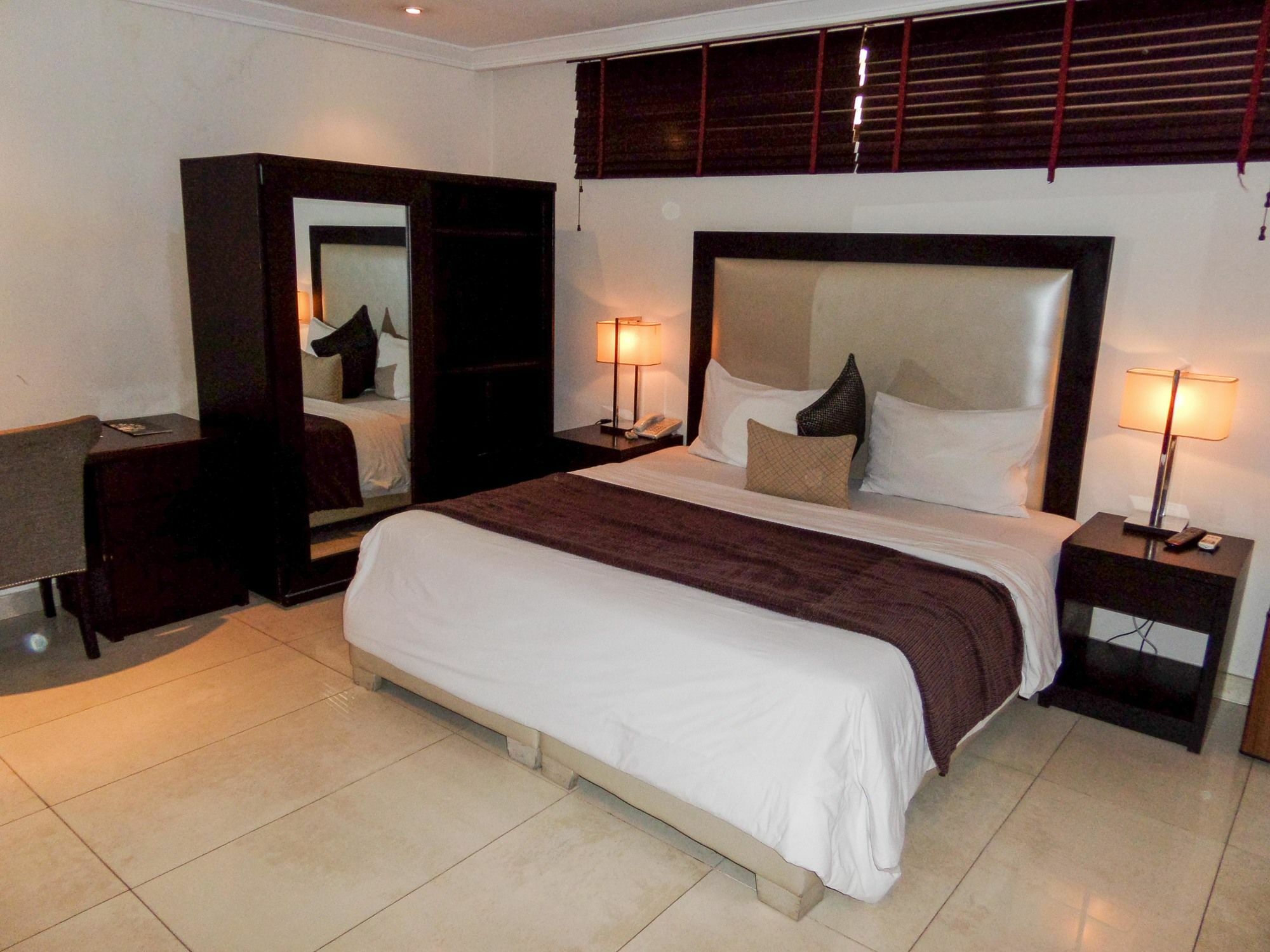 S & S Hotel & Suites Lagos Exterior foto