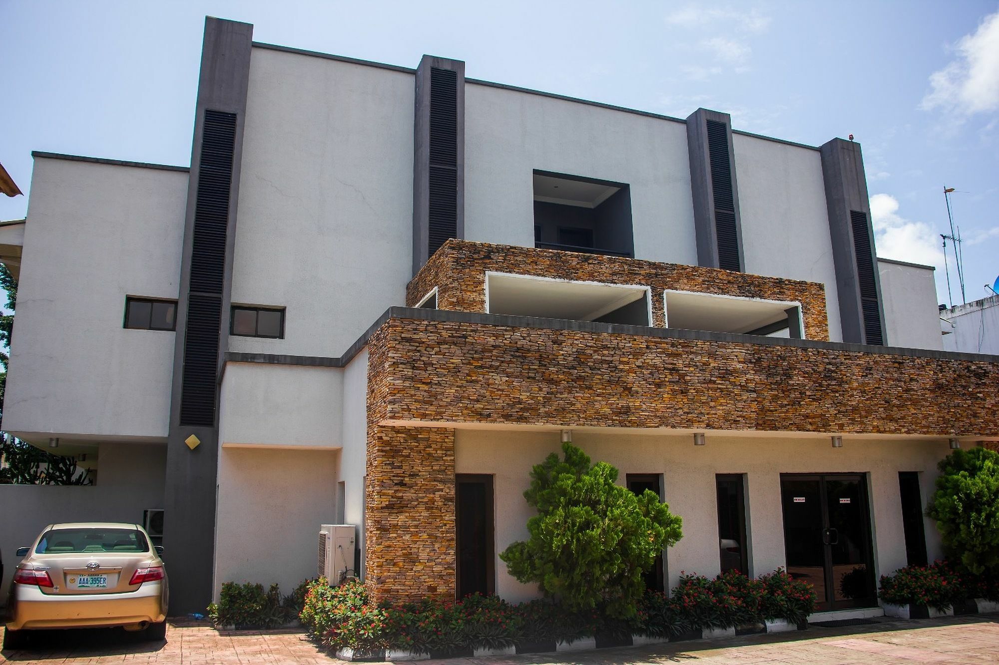 S & S Hotel & Suites Lagos Exterior foto