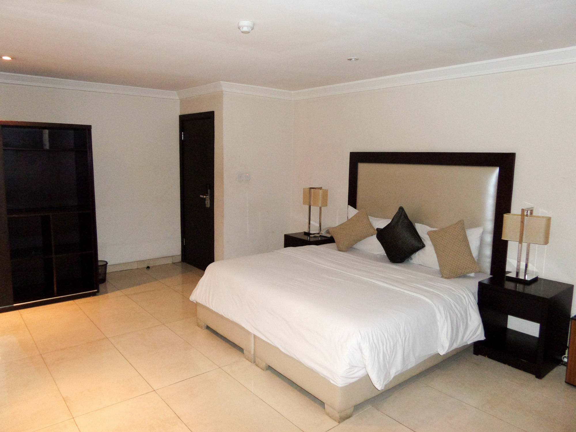 S & S Hotel & Suites Lagos Exterior foto