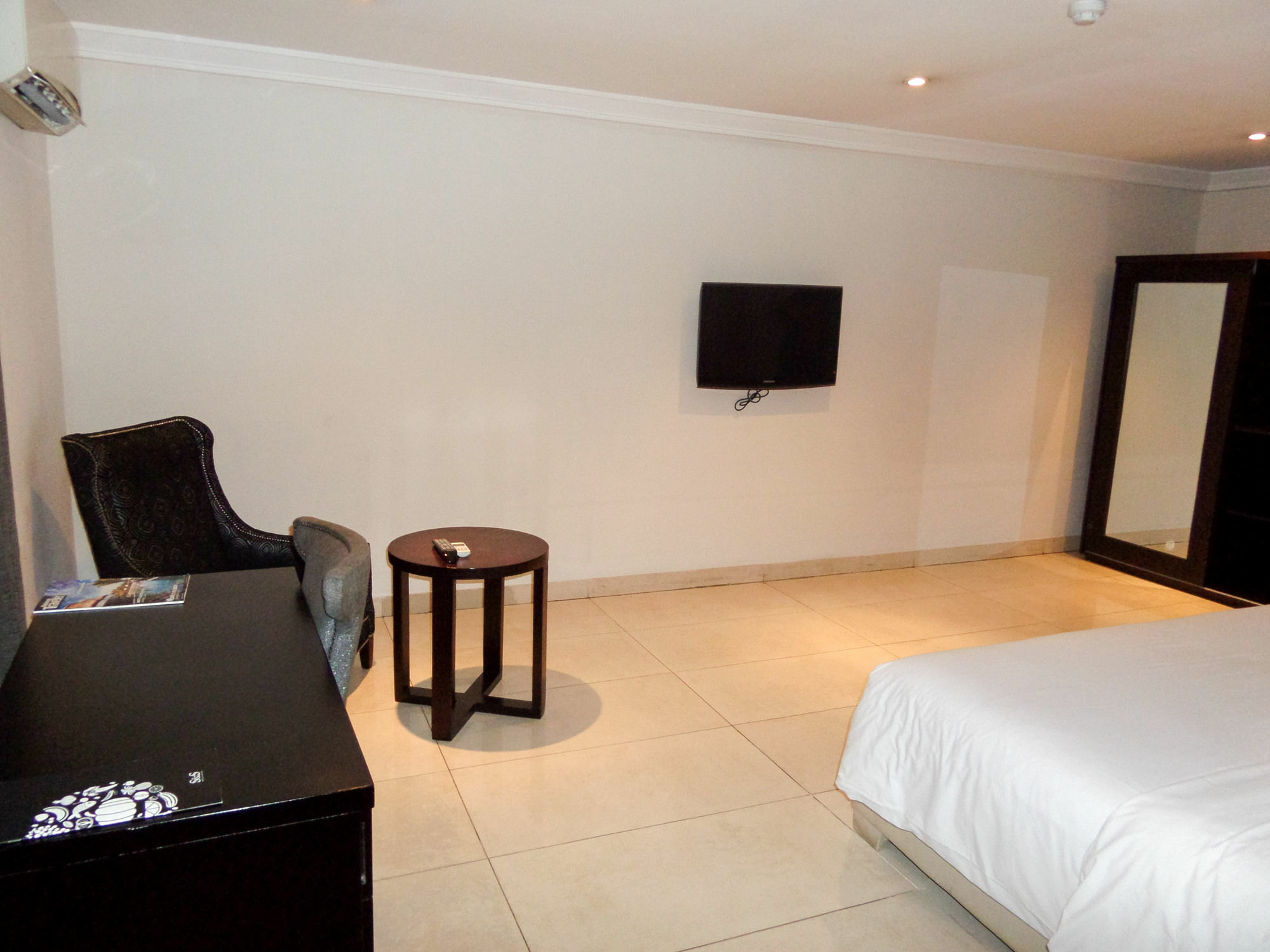 S & S Hotel & Suites Lagos Exterior foto