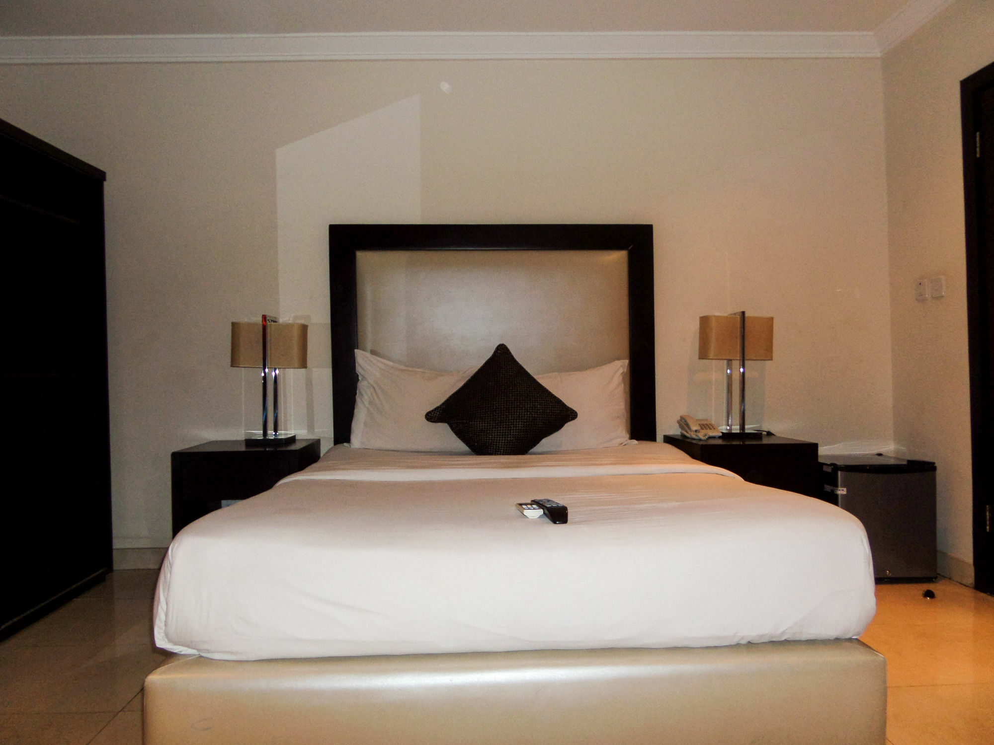 S & S Hotel & Suites Lagos Exterior foto